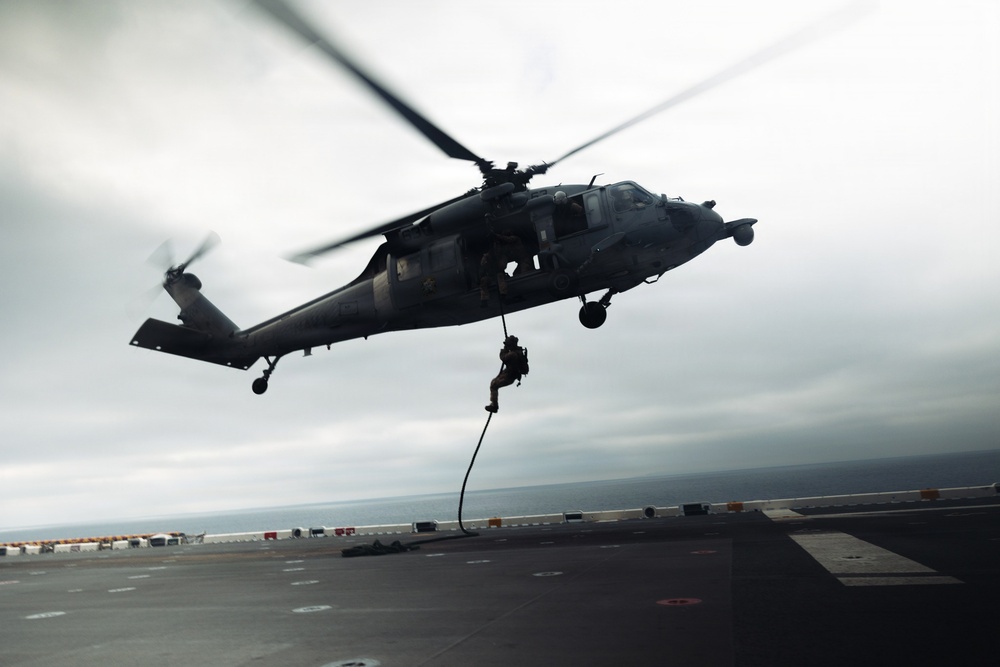 11th MEU Marines, Sailors Conduct Fast-Rope Training Aboard USS Boxer
