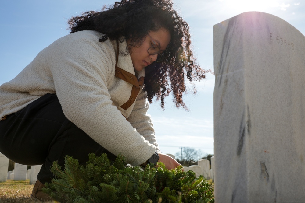 Volunteers Lay Wreaths At Hampton National Cemetery