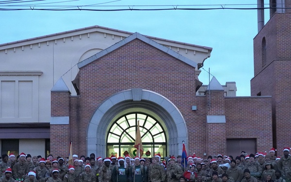 Community gathers at chapel