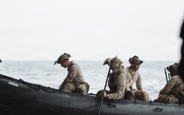 11th MEU Marines, Sailors Conduct CRRC Training Aboard the USS Boxer