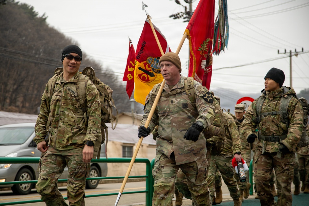 1-38 Field Artillery Regiment delivers Christmas gifts to local childrens home