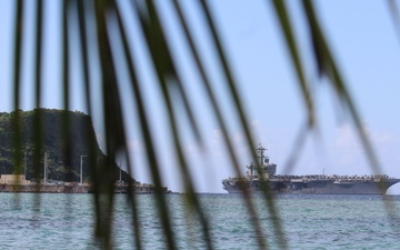 USS Abraham Lincoln (CVN 72) Pulls into Naval Base Guam