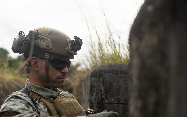 12th LCT Marines Execute a Small Arms Live-Fire Range
