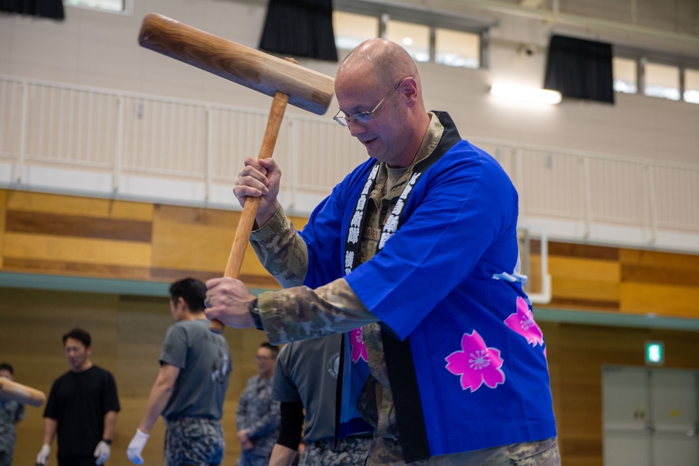 JASDF hosts annual mochi-pounding ceremony
