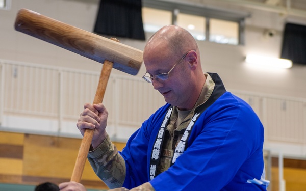 JASDF hosts annual mochi-pounding ceremony