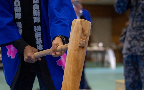 JASDF hosts annual mochi-pounding ceremony