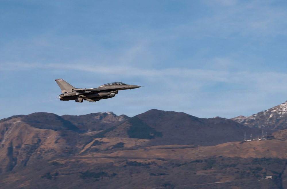 U.S. Ambassador to NATO Visits Aviano Air Base