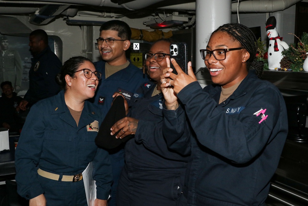 Frank E. Petersen Jr. hosts ice cream social