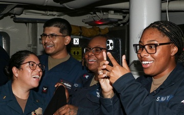 Frank E. Petersen Jr. hosts ice cream social