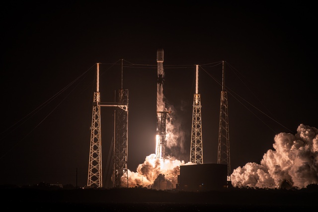 Starlink 6-82 Launches from Cape Canaveral Space Force Station