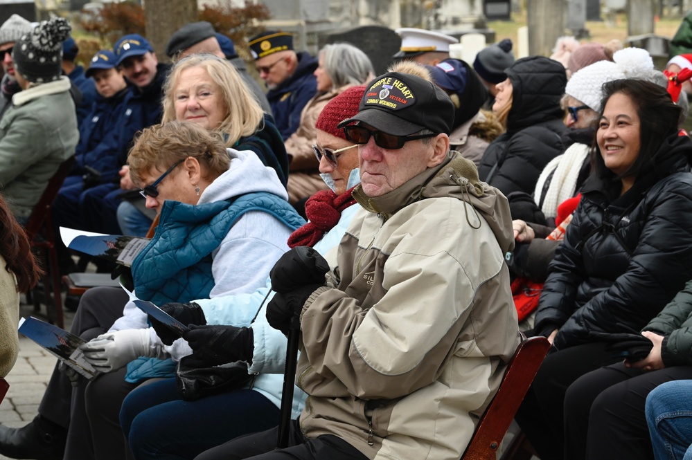 District of Columbia National Guard, District Community Attends Wreaths Across America at Congressional Cemetery