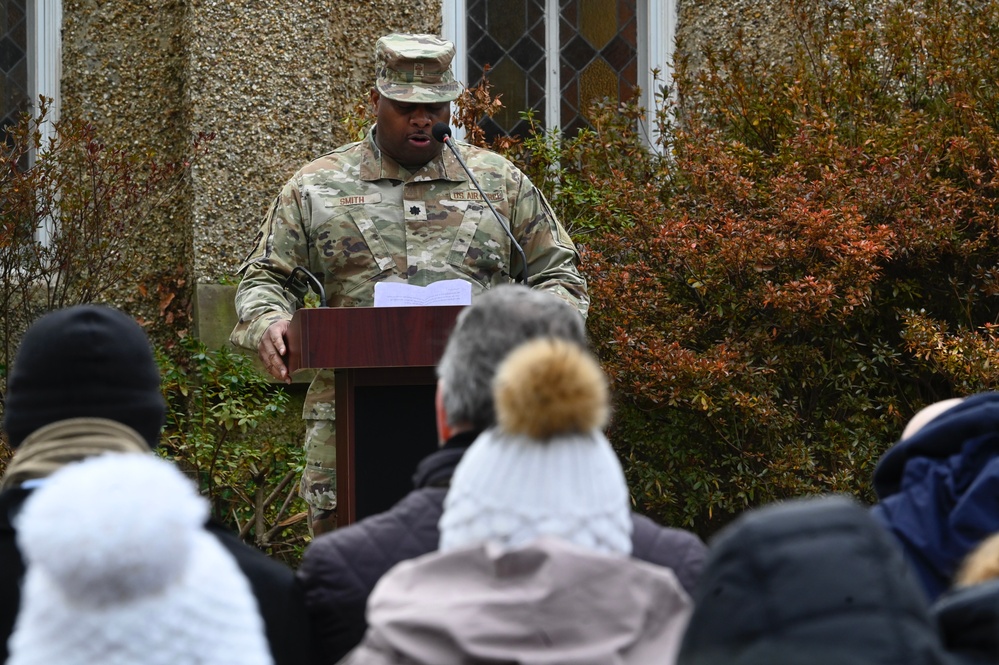 District of Columbia National Guard, District Community Attends Wreaths Across America at Congressional Cemetery