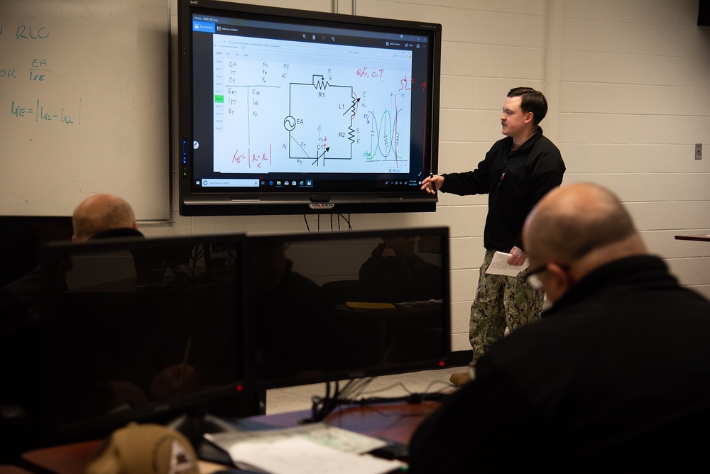 Surface Warfare Engineering Schools Command (SWESC) Great Lakes Instructors Train Next Generation of U.S. Navy Electrician's Mates