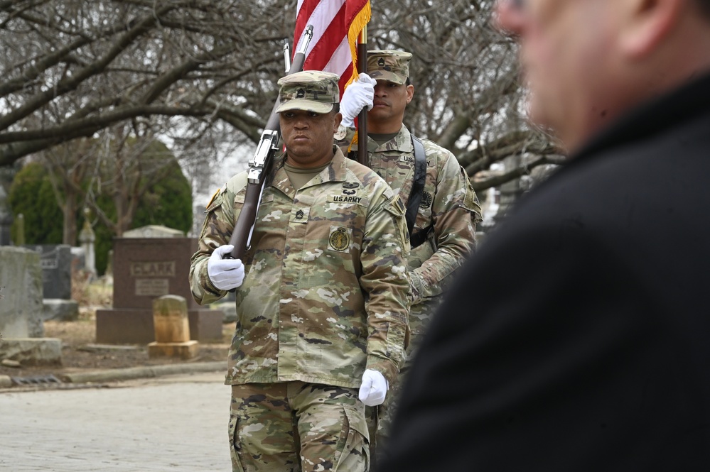 District of Columbia National Guard, District Community Attends Wreaths Across America at Congressional Cemetery