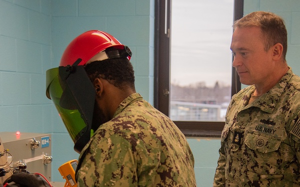Surface Warfare Engineering Schools Command (SWESC) Great Lakes Instructors Train Next Generation of U.S. Navy Electrician's Mates