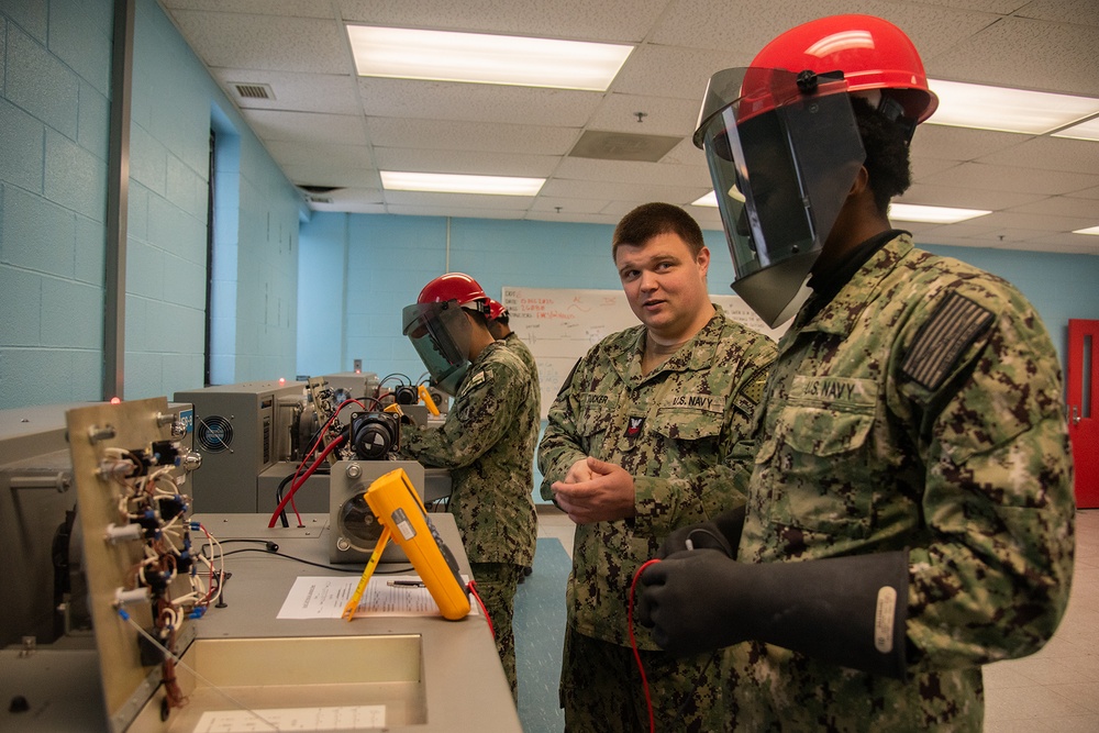 Surface Warfare Engineering Schools Command (SWESC) Great Lakes Instructors Train Next Generation of U.S. Navy Electrician's Mates