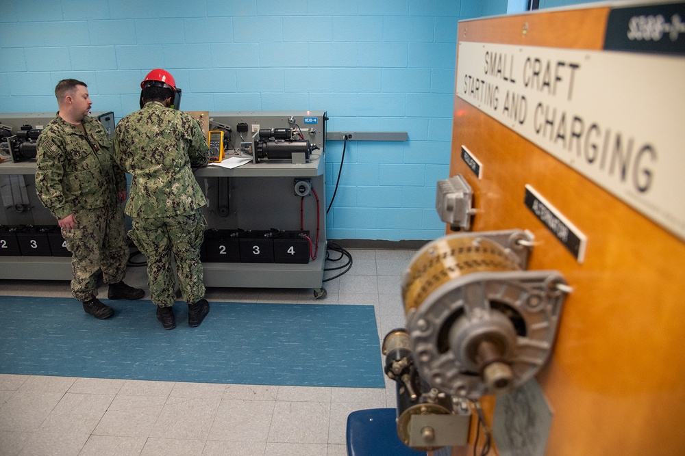 Surface Warfare Engineering Schools Command (SWESC) Great Lakes Instructors Train Next Generation of U.S. Navy Electrician's Mates