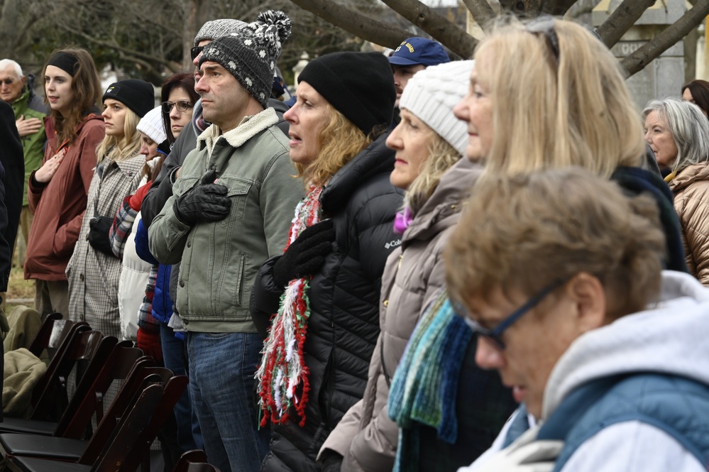 District of Columbia National Guard, District Community Attends Wreaths Across America at Congressional Cemetery