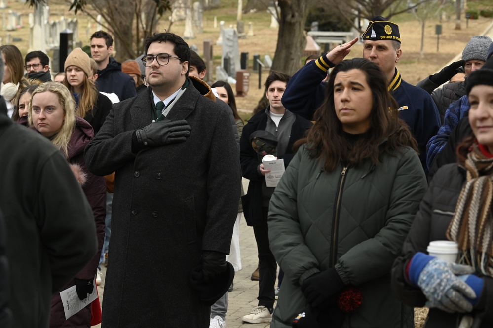 District of Columbia National Guard, District Community Attends Wreaths Across America at Congressional Cemetery