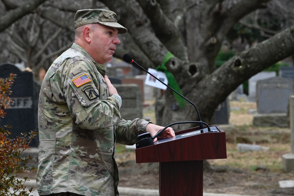District of Columbia National Guard, District Community Attends Wreaths Across America at Congressional Cemetery