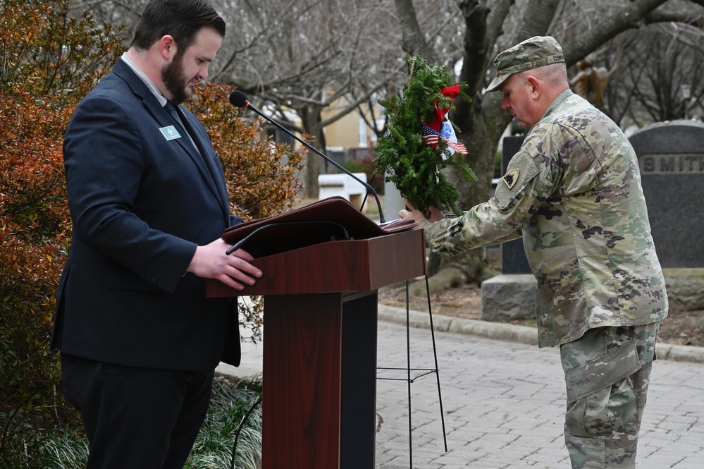 District of Columbia National Guard, District Community Attends Wreaths Across America at Congressional Cemetery