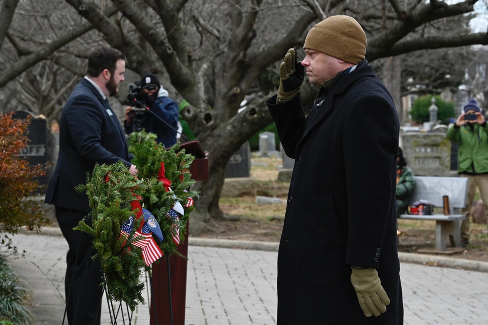 District of Columbia National Guard, District Community Attends Wreaths Across America at Congressional Cemetery