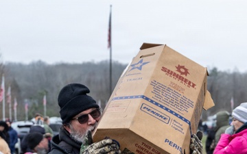 Hundreds gather to honor those interred at KVCC during annual Wreaths Across America event