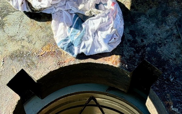 Rock Island District Tackles Emergency at Chicago Harbor Lock with Innovative Solution