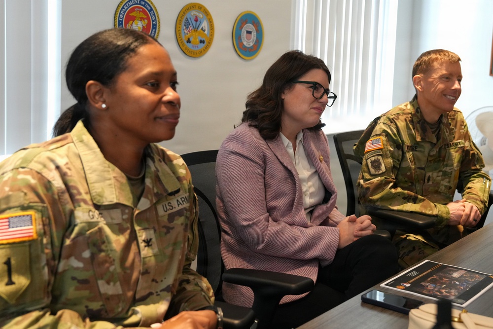 Rep. Sarah Elfreth visits Fort Meade