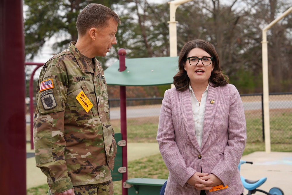 Rep. Sarah Elfreth visits Fort Meade