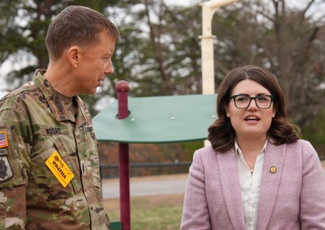 Rep. Sarah Elfreth visits Fort Meade