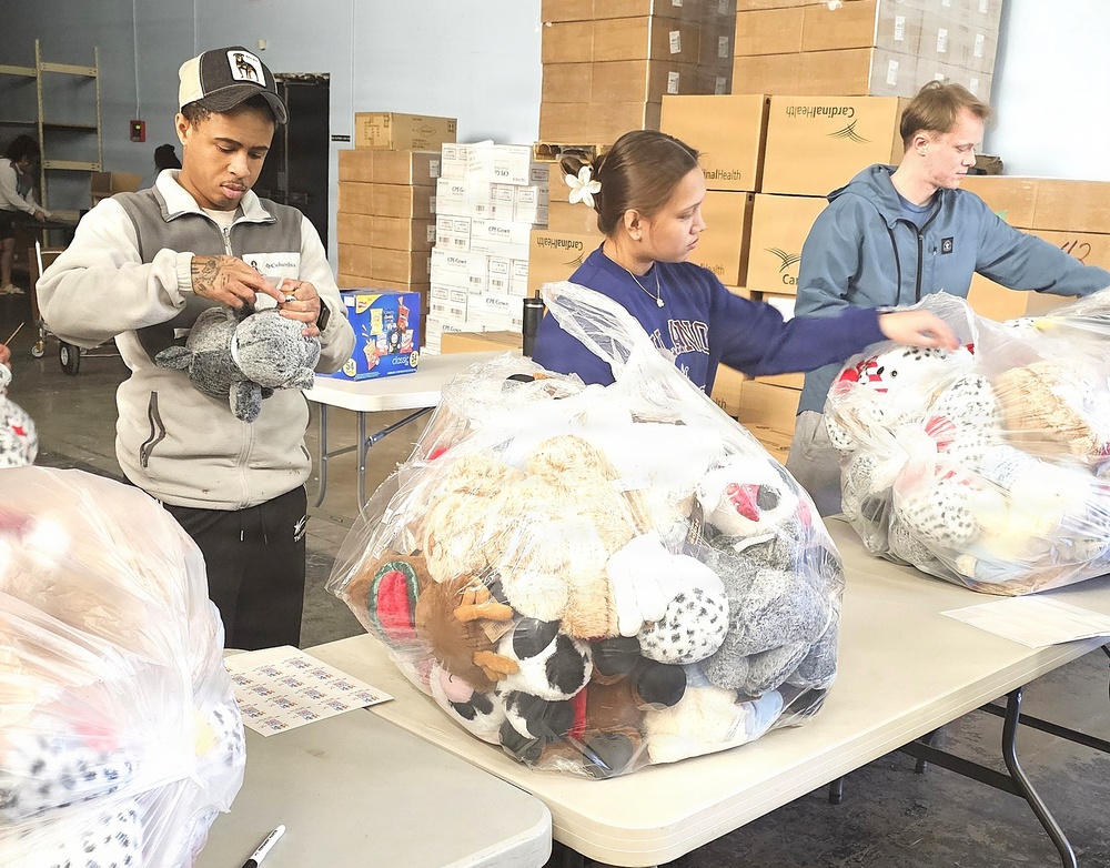 NMRTC Bremerton JEA helps deliver to those in need