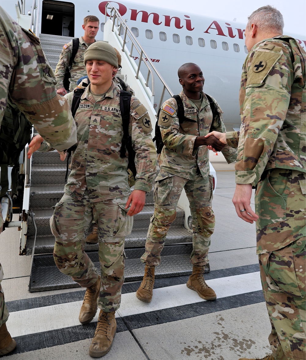 Last of Illinois Army National Guard's 2nd Battalion, 130th Infantry Soldiers Return from Deployment