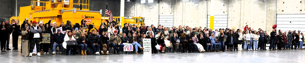 Last of Illinois Army National Guard's 2nd Battalion, 130th Infantry Soldiers Return from Deployment