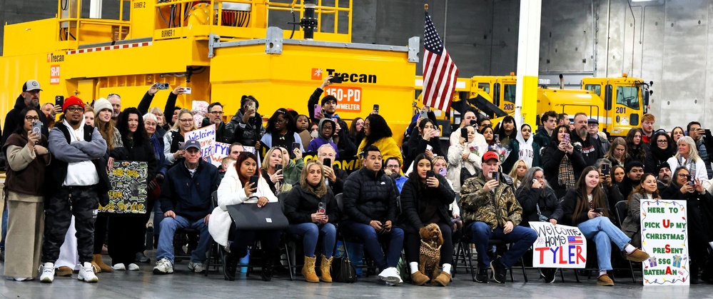 Last of Illinois Army National Guard's 2nd Battalion, 130th Infantry Soldiers Return from Deployment