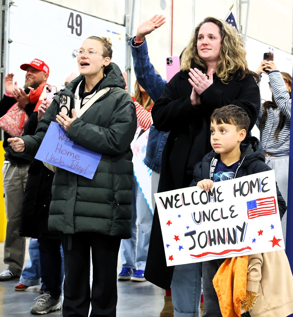 Last of Illinois Army National Guard's 2nd Battalion, 130th Infantry Soldiers Return from Deployment
