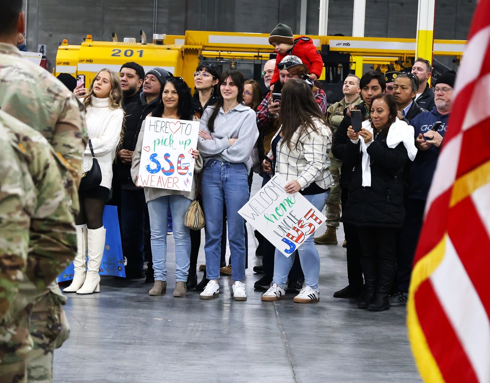 Last of Illinois Army National Guard's 2nd Battalion, 130th Infantry Soldiers Return from Deployment