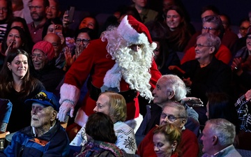 CSAF Wilsbach attends USAF Band holiday concert