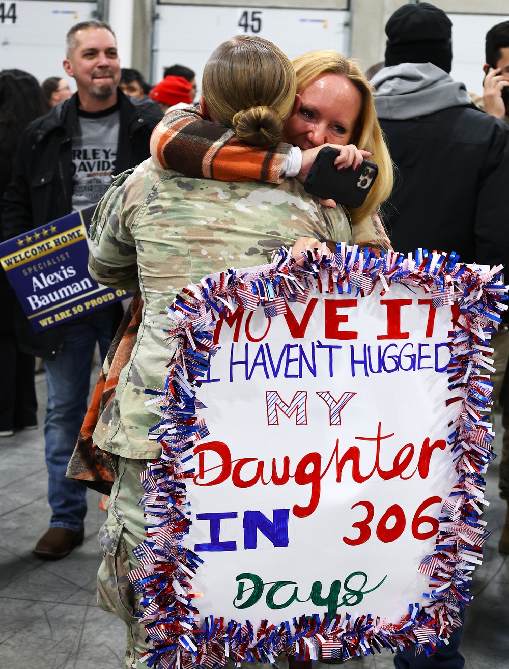 Last of Illinois Army National Guard's 2nd Battalion, 130th Infantry Soldiers Return from Deployment