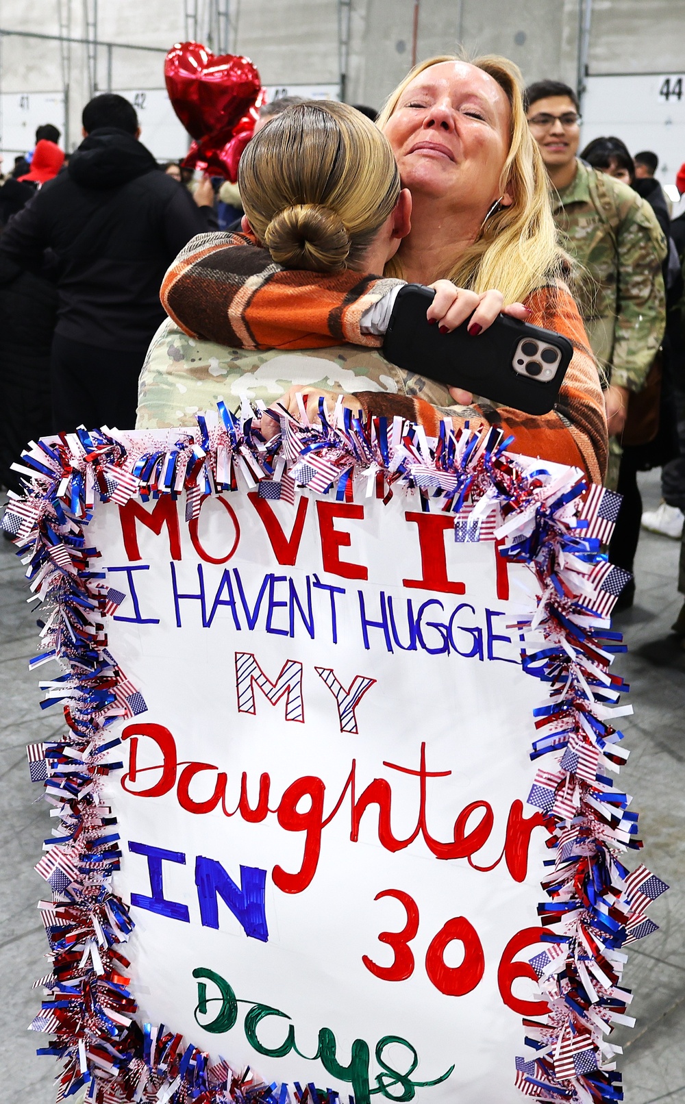 Last of Illinois Army National Guard's 2nd Battalion, 130th Infantry Soldiers Return from Deployment