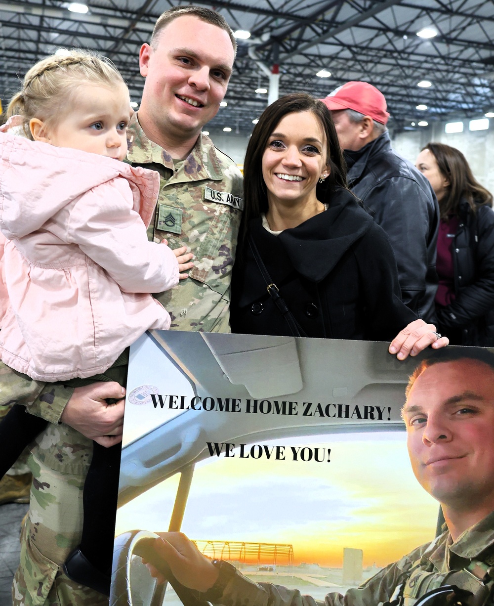 Last of Illinois Army National Guard's 2nd Battalion, 130th Infantry Soldiers Return from Deployment