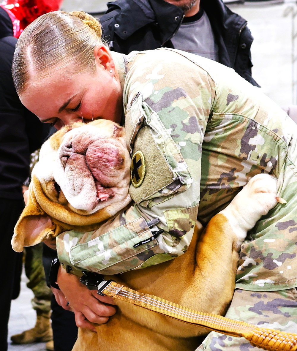 Last of Illinois Army National Guard's 2nd Battalion, 130th Infantry Soldiers Return from Deployment