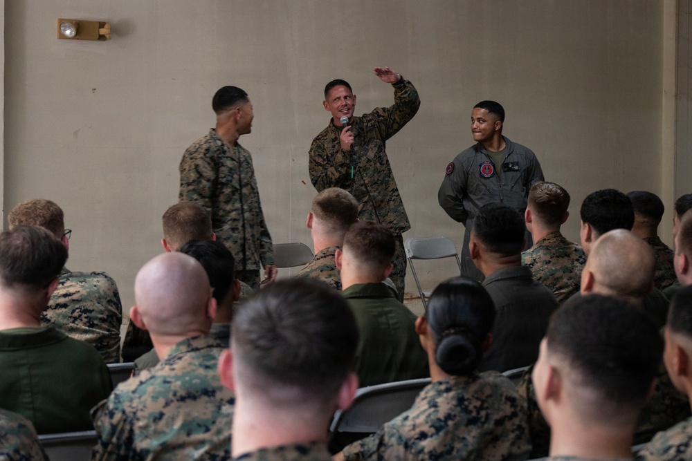 SMMC visits VMFA-225 and 22nd MEU in Puerto Rico