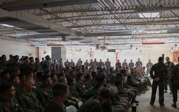 SMMC visits VMFA-225 and 22nd MEU in Puerto Rico