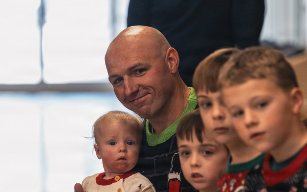 26th Marine Expeditionary Unit’s Holiday Party