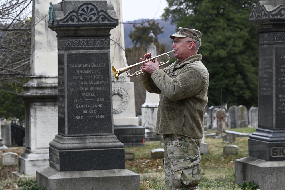 District of Columbia National Guard, District Community Attends Wreaths Across America at Congressional Cemetery