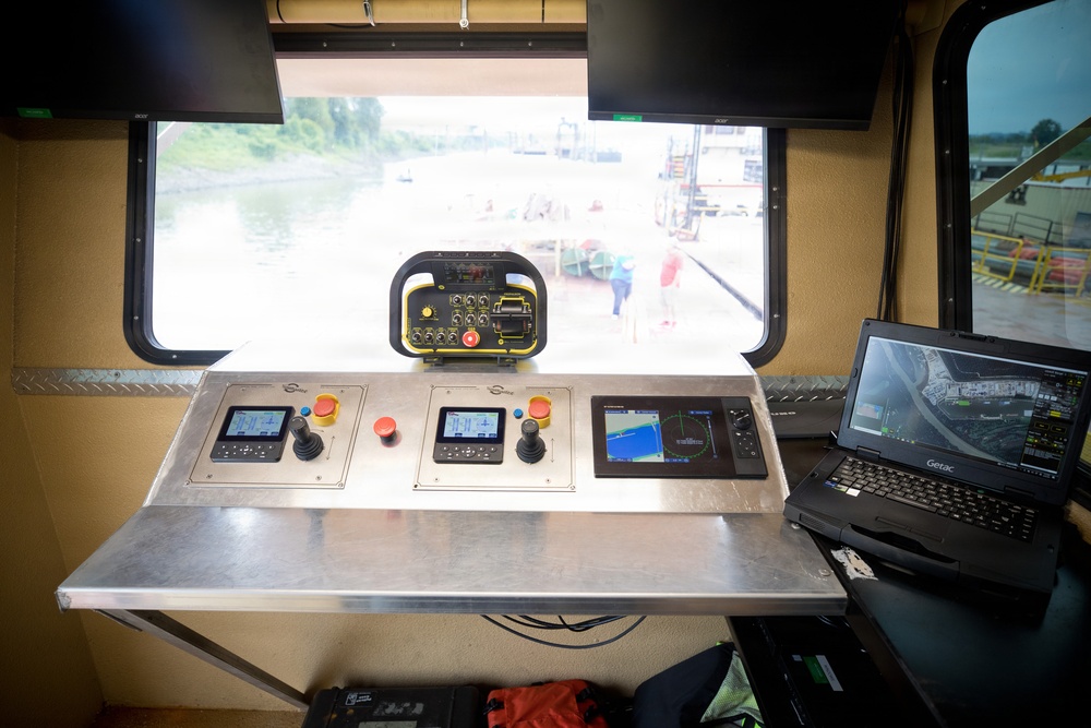 Autonomous barge kits improve logistical capabilities for joint forces