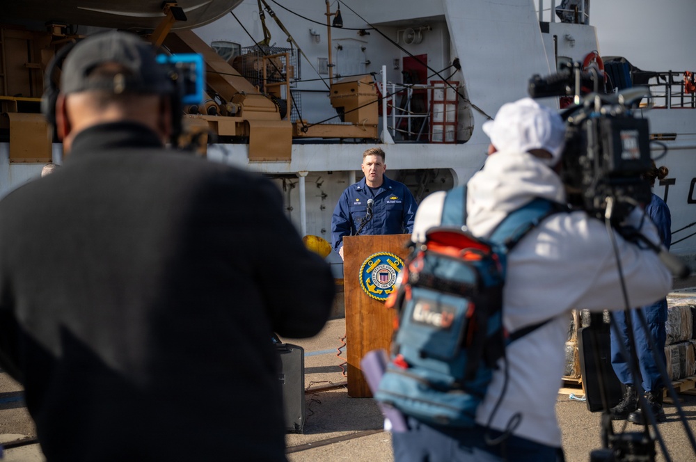 Coast Guard Cutter Active crew offloads $203.9 million in cocaine in San Diego