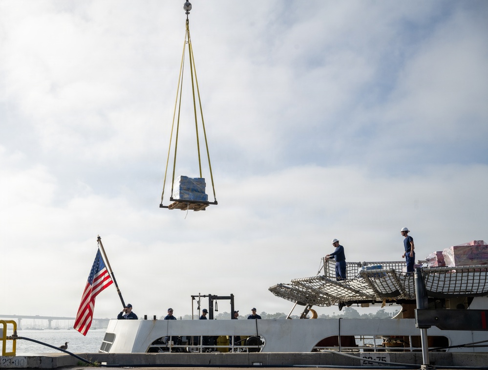 U.S. Coast Guard Cutter Active crew offloads $203.9 million in cocaine in San Diego