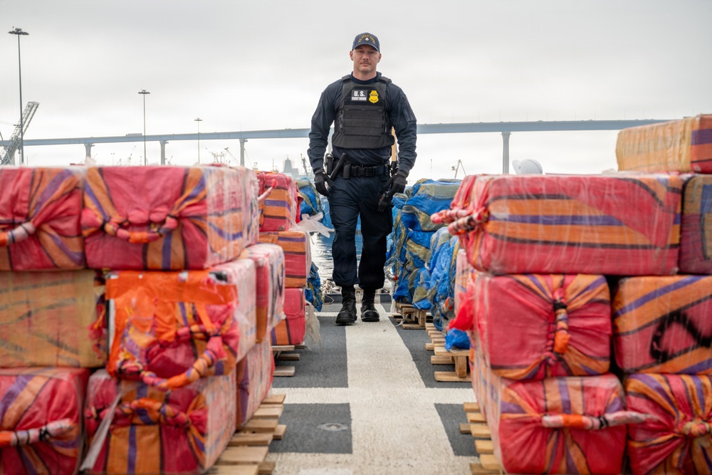 U.S. Coast Guard Cutter Active crew offloads $203.9 million in cocaine in San Diego